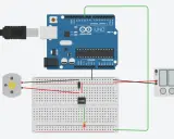 Circuito con Arduino Uno, un motore, un transistor IRFZ44N e un alimentatore.
