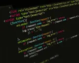 Codice sorgente JavaScript con evidenziazione sintattica, ideale per un corso JavaScript.