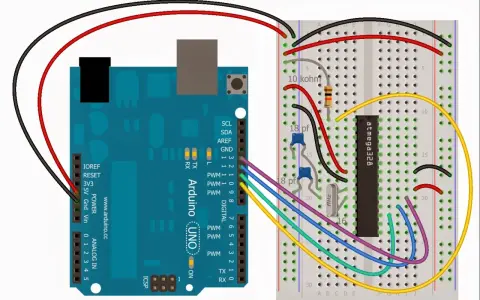 Arduino UNO collegato a breadboard con microcontrollore ATmega328. Un esempio di come si scrive sketch per elettronica.