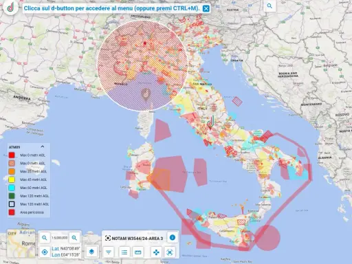Mappa dell'Italia con aree colorate che indicano dove si può volare con il drone, con diverse restrizioni di altezza.