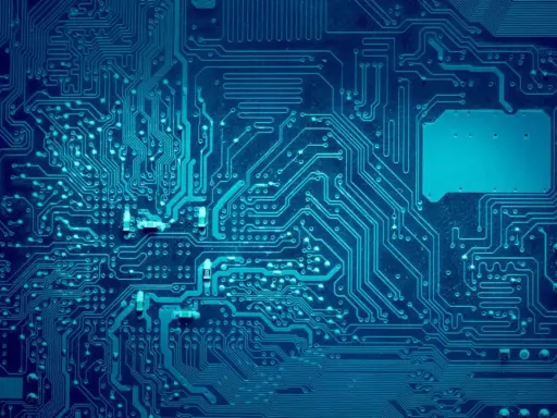 Schema di circuiti stampati blu, che illustra la differenza tra firmware e software, con percorsi intricati e componenti elettronici.