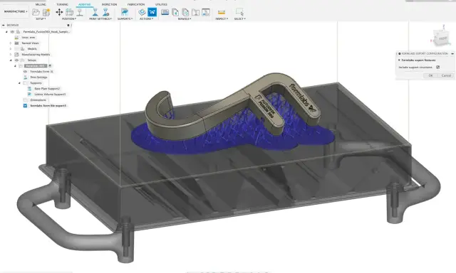 Modello 3D di un gancio con supporti reticolari, pronto per la stampa 3D. Interfaccia di Fusion 360 per la configurazione di esportazione Formlabs.